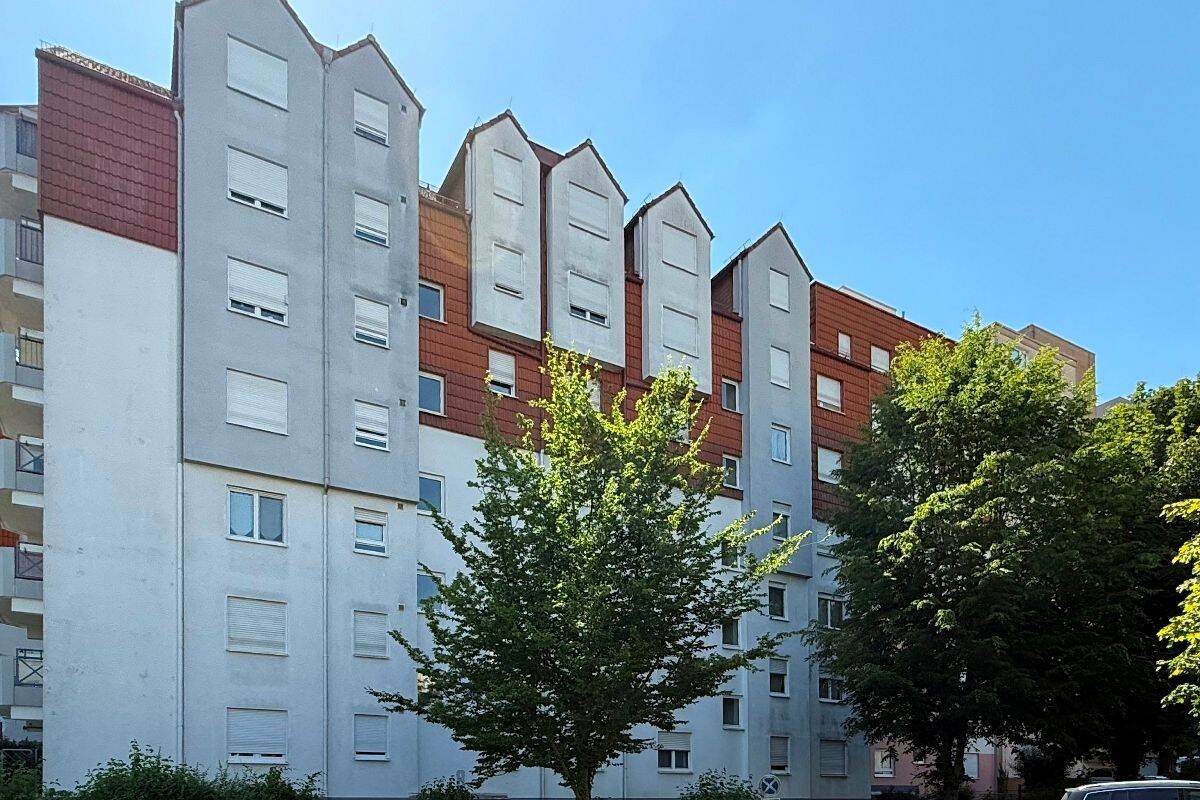 Schwalbach: Attraktive und helle 2-Zimmer-Wohnung in gesuchter Wohnlage, 65824 Schwalbach am Taunus