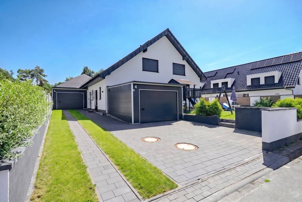 Exklusives energieeffizientes EFH mit PV-Anlage und Einliegerwohnung!, 33104 Paderborn