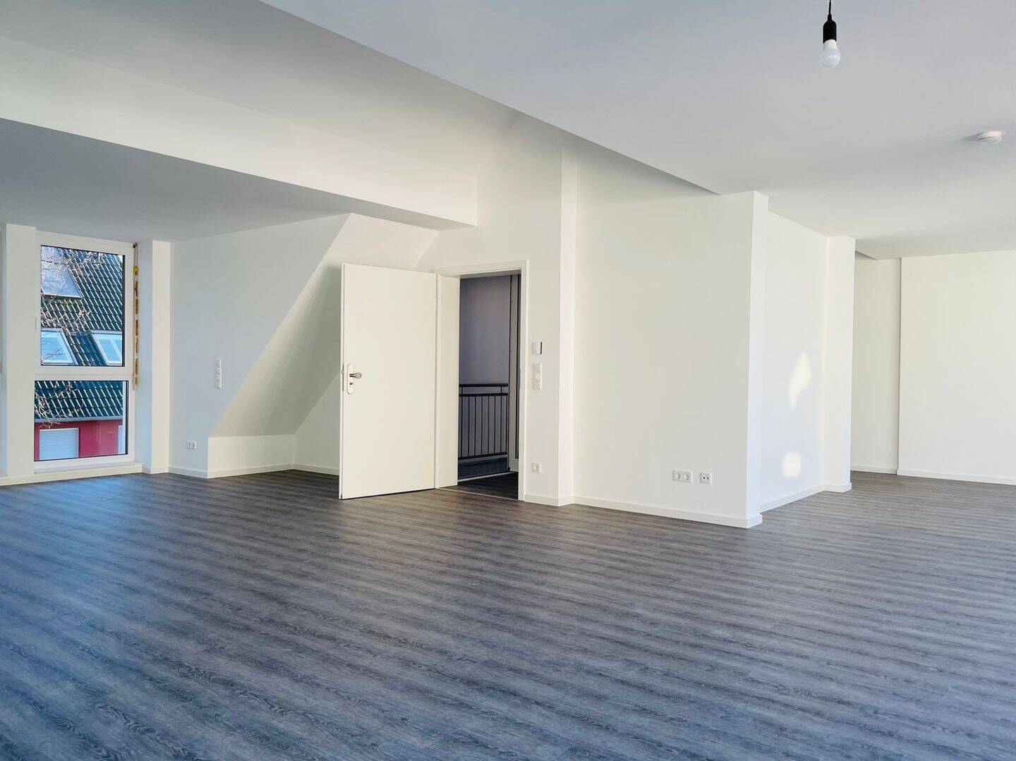 Penthouse mit großzügiger Living-Area und Terrasse, fußläufig zum Zentrum, 42781 Haan