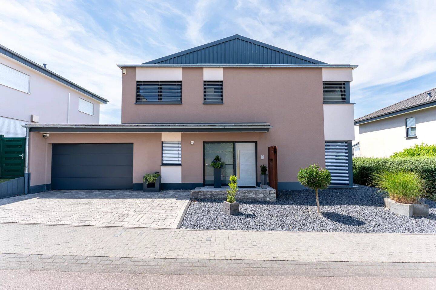 Perl – Exklusives Einfamilienhaus an der Grenze zu Luxemburg, 66706 Perl