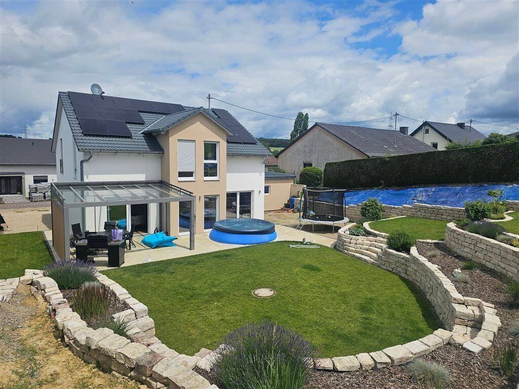 Energieeffizientes Familienanwesen mit Weitblick, großem Grundstück und Nähe zu Luxemburg, 54310 Menningen