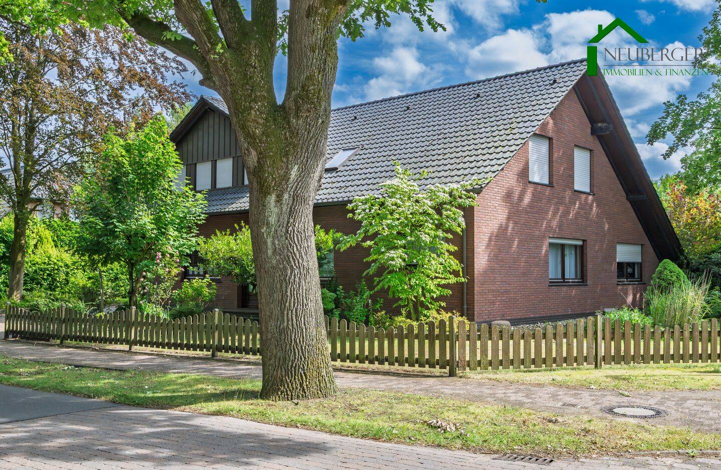 Willkommen Zuhause: Ihr großzügiges Familienparadies mit Wintergarten in beliebter, ruhiger Lage, 49632 Essen (Oldenburg)