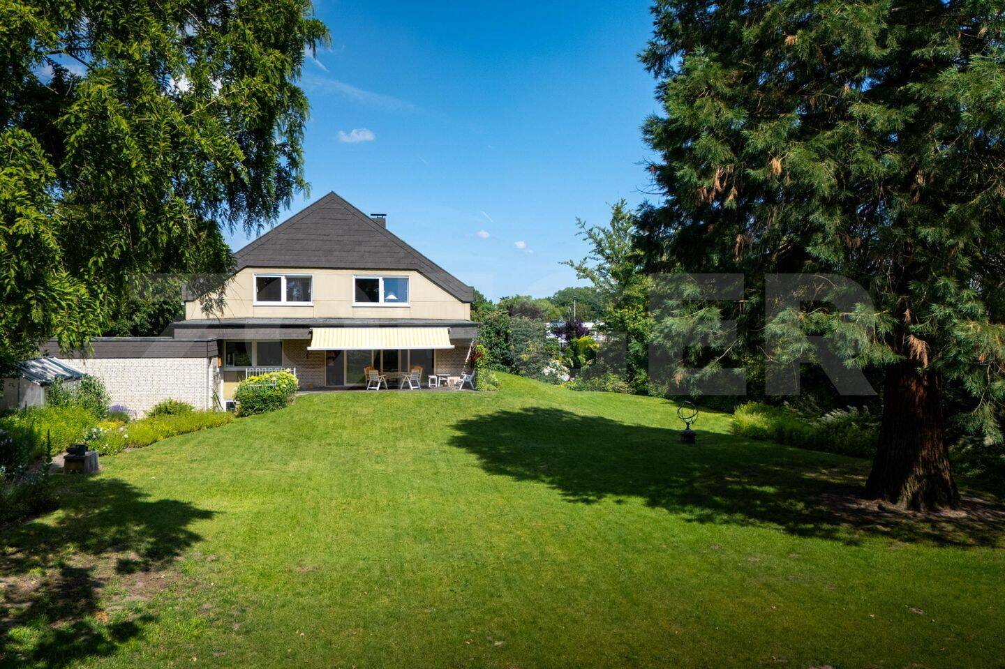 Familienglück mit Weitblick – Großzügiges Zuhause mit Indoor-Pool und Traumgarten, 59071 Hamm