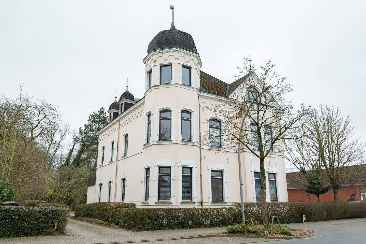 Zentrale 2,5-Zimmer-Wohnung mit Einbauküche, Stellplatz und Fahrradabstellraum, 27432 Alfstedt