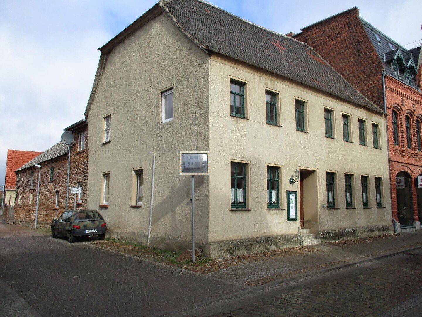 Einfamilienhaus mit Ausbaupotenzial, Innenhof und Werkstatt im Herzen von Kemberg, 6901 Kemberg