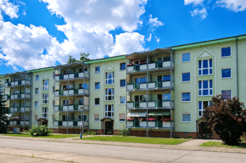 3-Raumwohnung mit Balkon im WK IV, 2977 Hoyerswerda