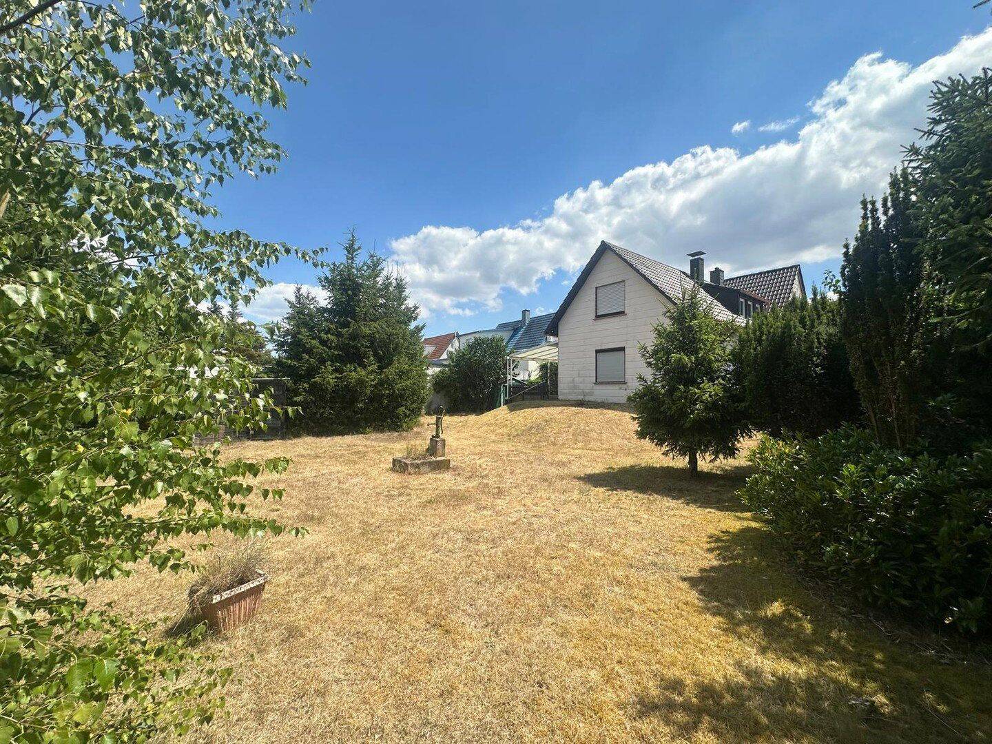 Charmantes Haus mit großem Garten in Bestlage von Homburg – Birkensiedlung (Uni Nähe), 66424 Homburg