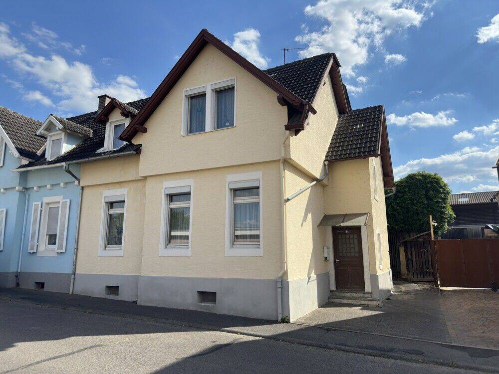 Charmante Doppelhaushälfte mit Geschichte und viel Potenzial, 63897 Miltenberg