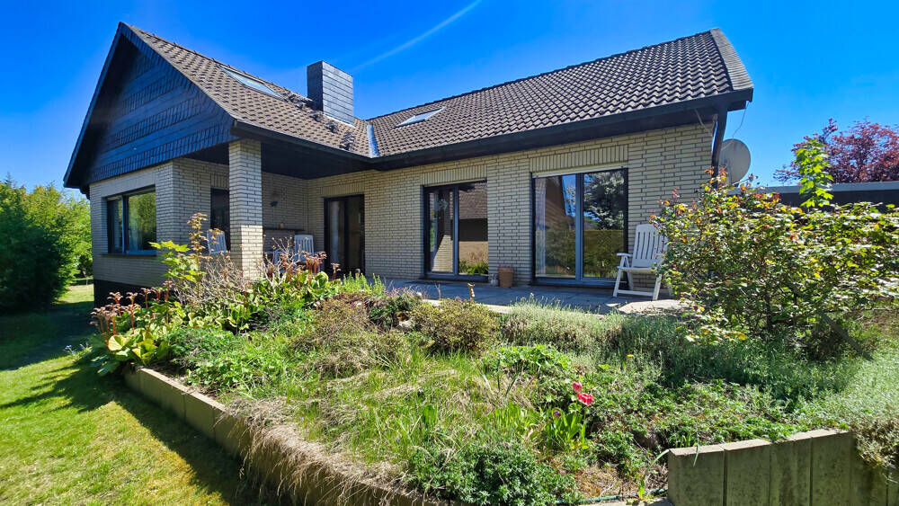 Gepflegtes Einfamilienhaus: ca.189 m² Wohnfläche mit Fußbodenheizung, Terrasse, Balkon und Garage!, 29339 Wathlingen