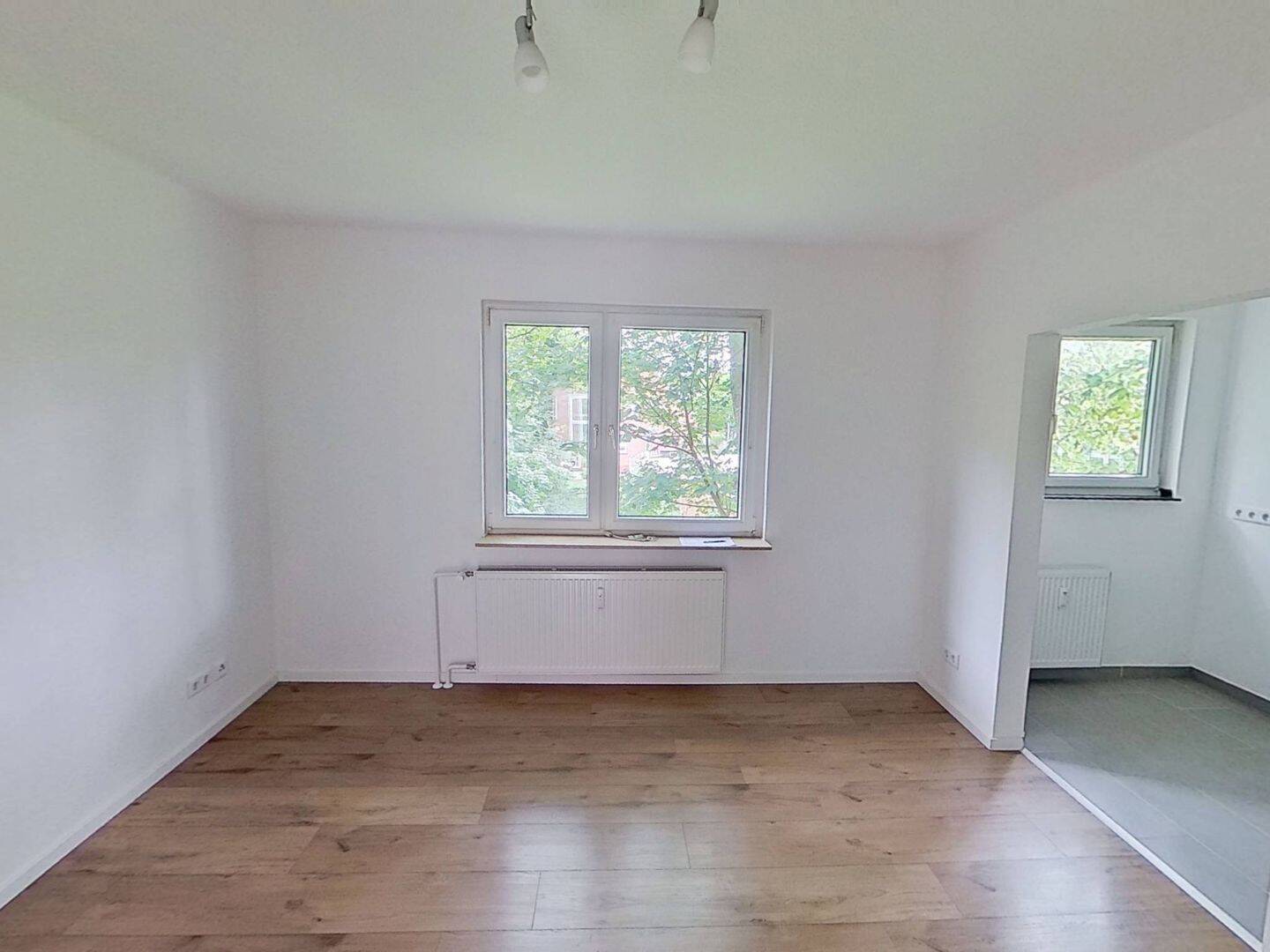 ERSTBEZUG NACH SANIERUNG: Helle 3-Zimmer-Wohnung in Herrentor, 26725 Emden