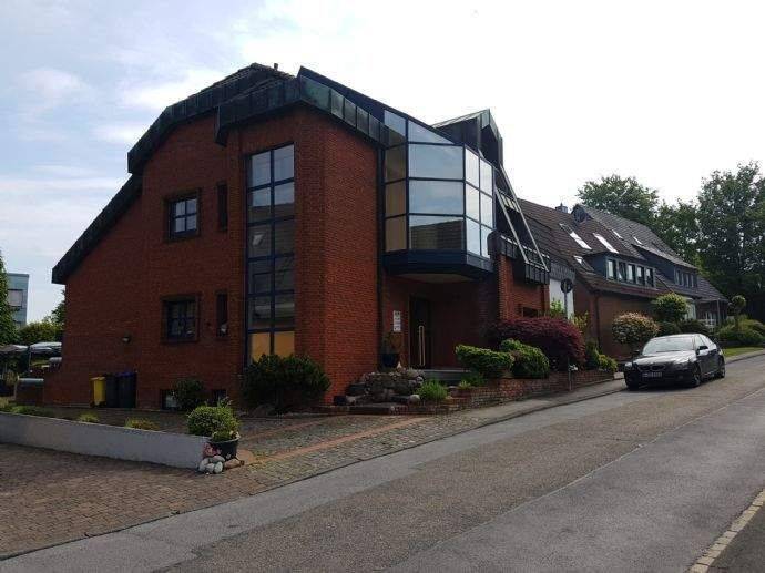 Erdgeschoss Wohnung in gehobener Wohnlage mit gehobener Ausstattung ca. 120 qm, mit Terrasse und Garten, 46236 Bottrop (Stadtmitte)