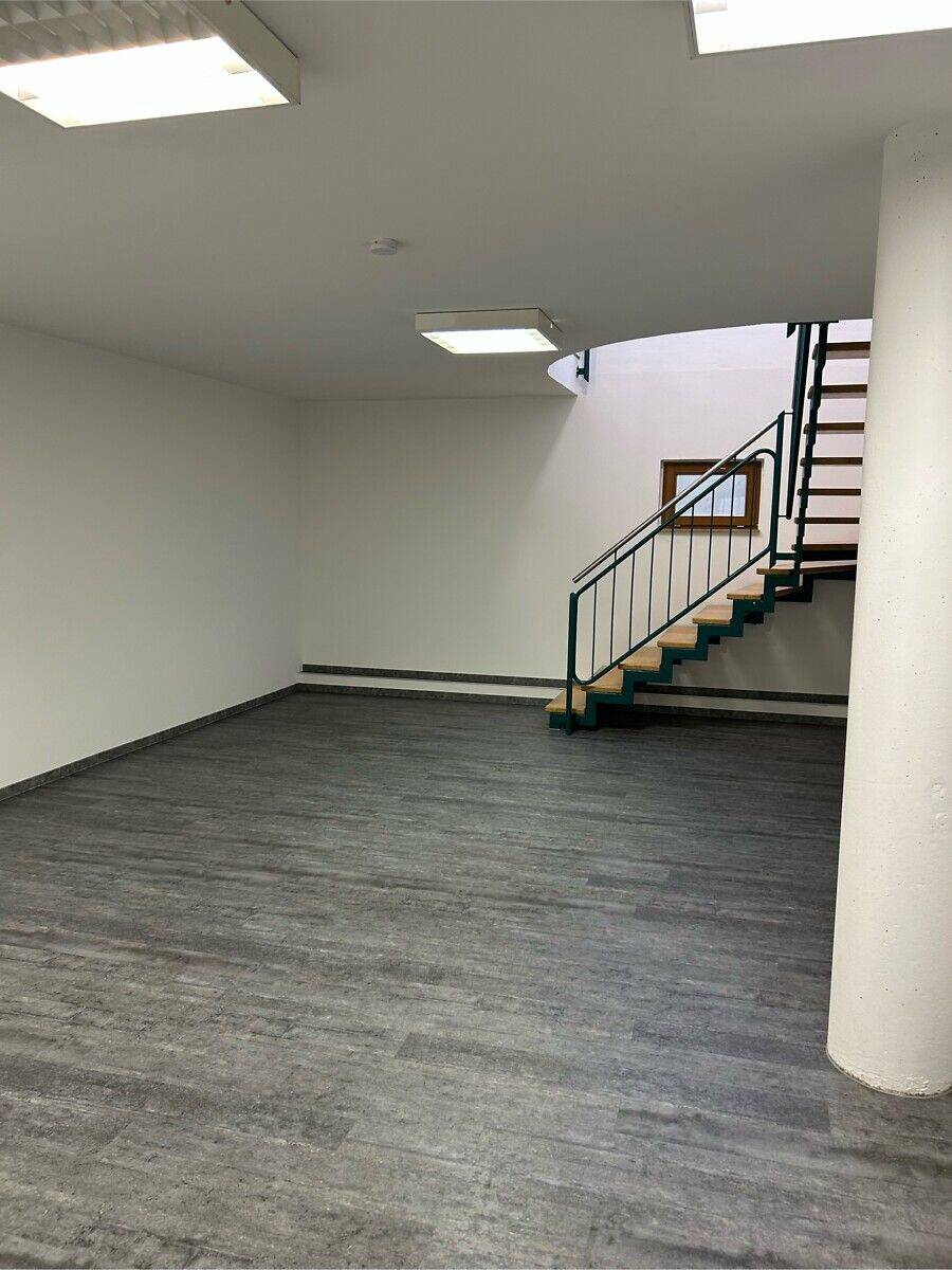 Gewerbeeinheit über zwei Etagen zu vermieten!, 9350 Lichtenstein/Sa.