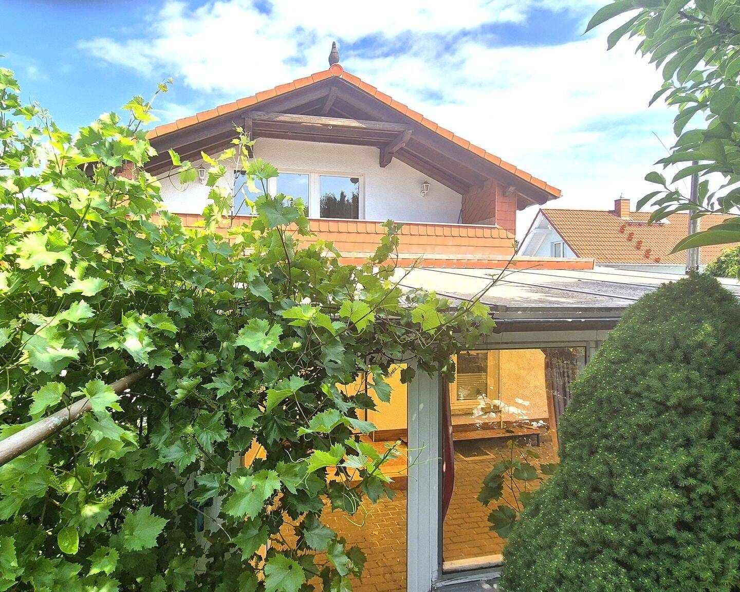 2,5 Zimmer Glück: Perfekte Balance aus Erfurter Stadtleben, Gartenparadies und Strandvibe