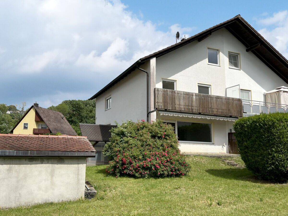 Modernisierte Doppelhaushälfte mit viel Platz und Garage in Kunreuth-Weingarts, 91358 Kunreuth