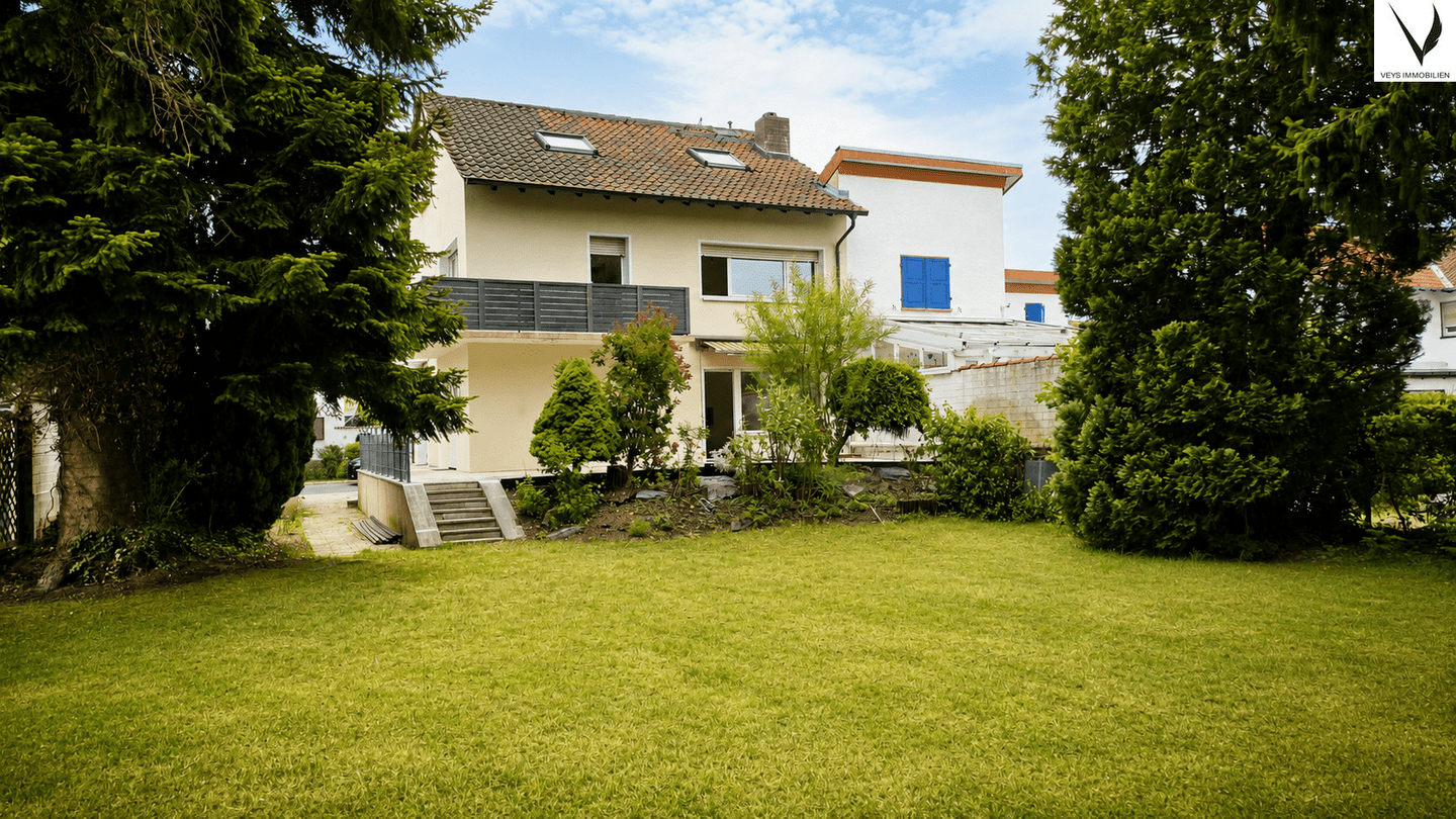 Großzügiges Einfamilienhaus mit Garten in Frankfurt-Schwanheim, 60529 Frankfurt am Main (Schwanheim)