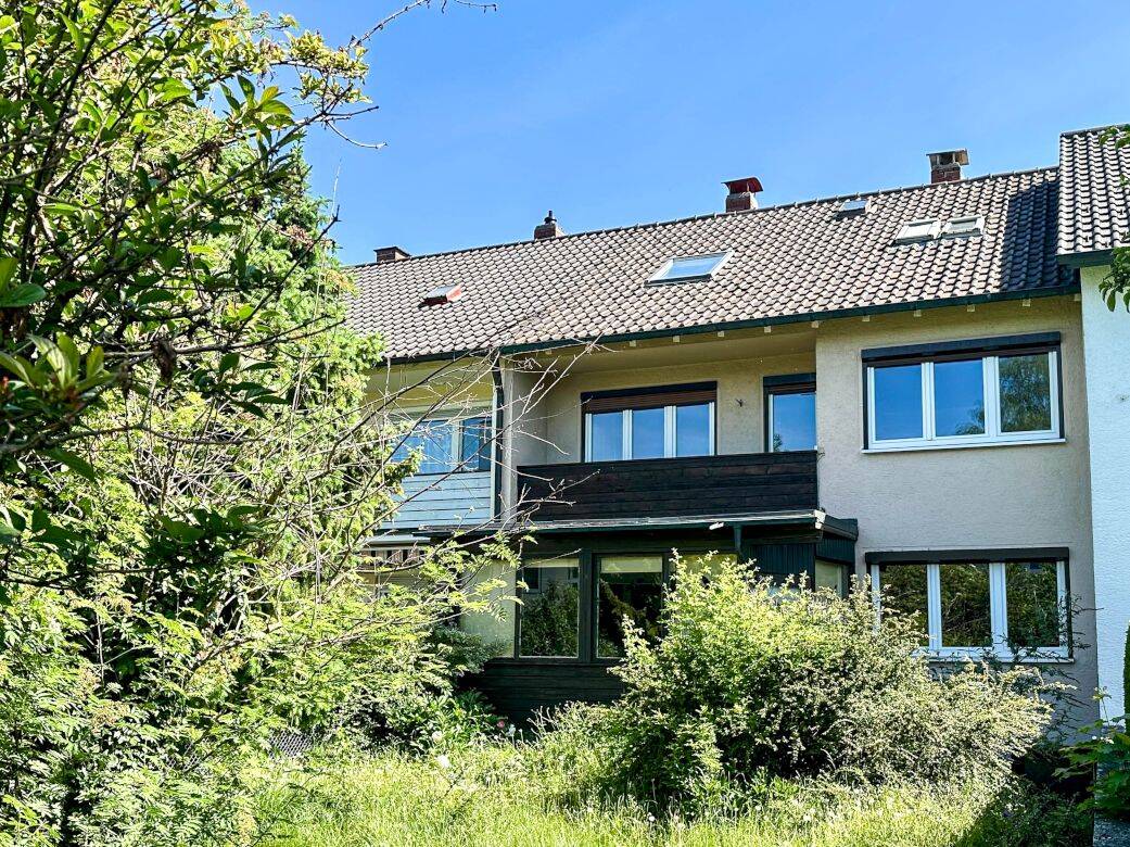 Renovierungsbedürftiges RMH mit zwei Wohnungen auf Erbpachtgrundstück!, 83026 Rosenheim (Aising Happing Pang Süd)