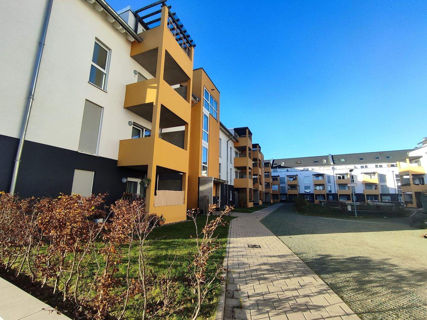 Grosszügige 3-4-Zimmer-Wohnung mit Balkon in Köln, 51147 Köln (Porz)