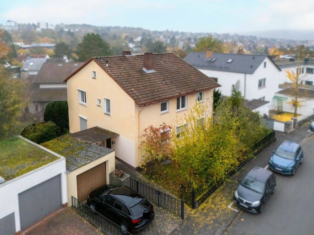 Zweifamilienhaus in gefragter Wohnlage! Wohnung im OG frei!