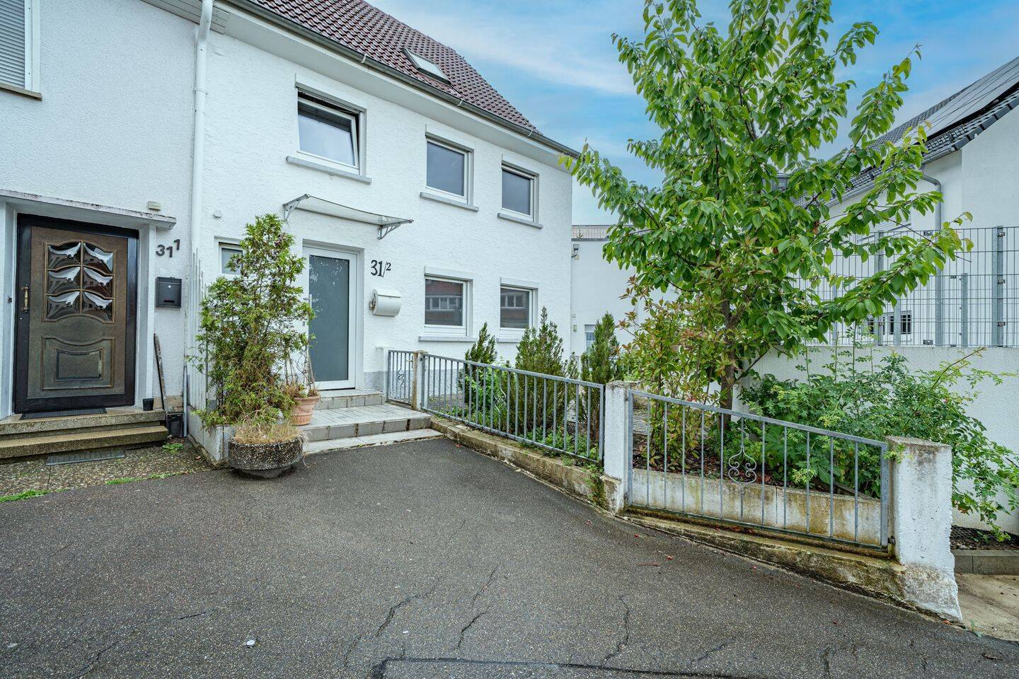Zentral! Doppelhaushälfte mit großem Potential in bester Lage, 88471 Laupheim