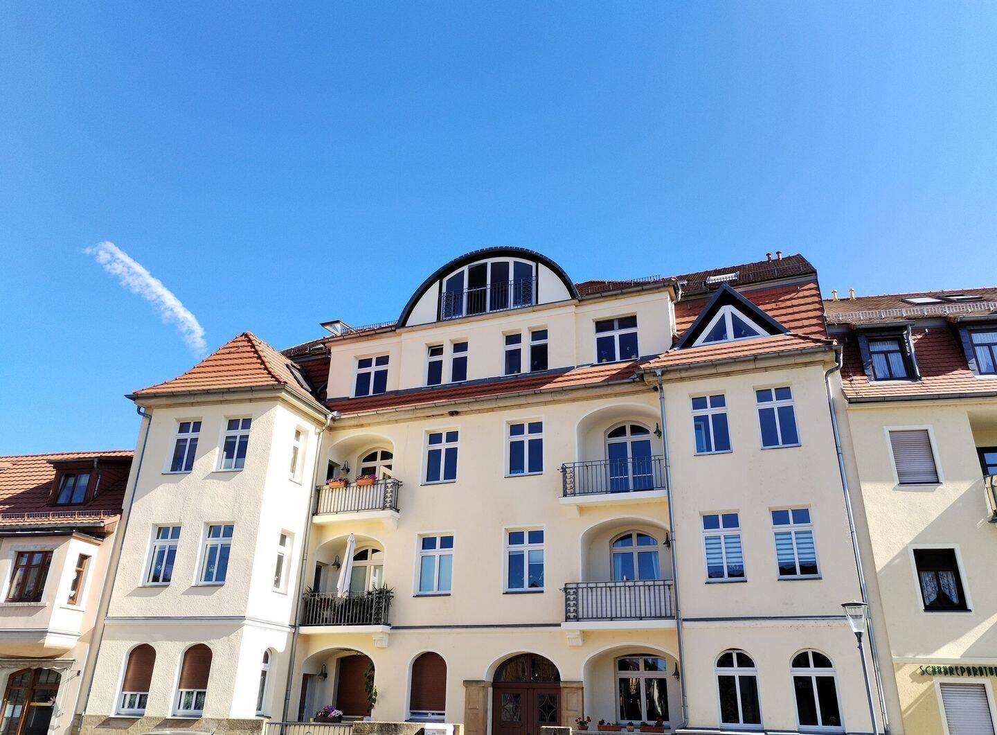 geräumige 5-Raumwohnung mit 2 Balkonen & Blick auf die Weinberge, 1445 Radebeul