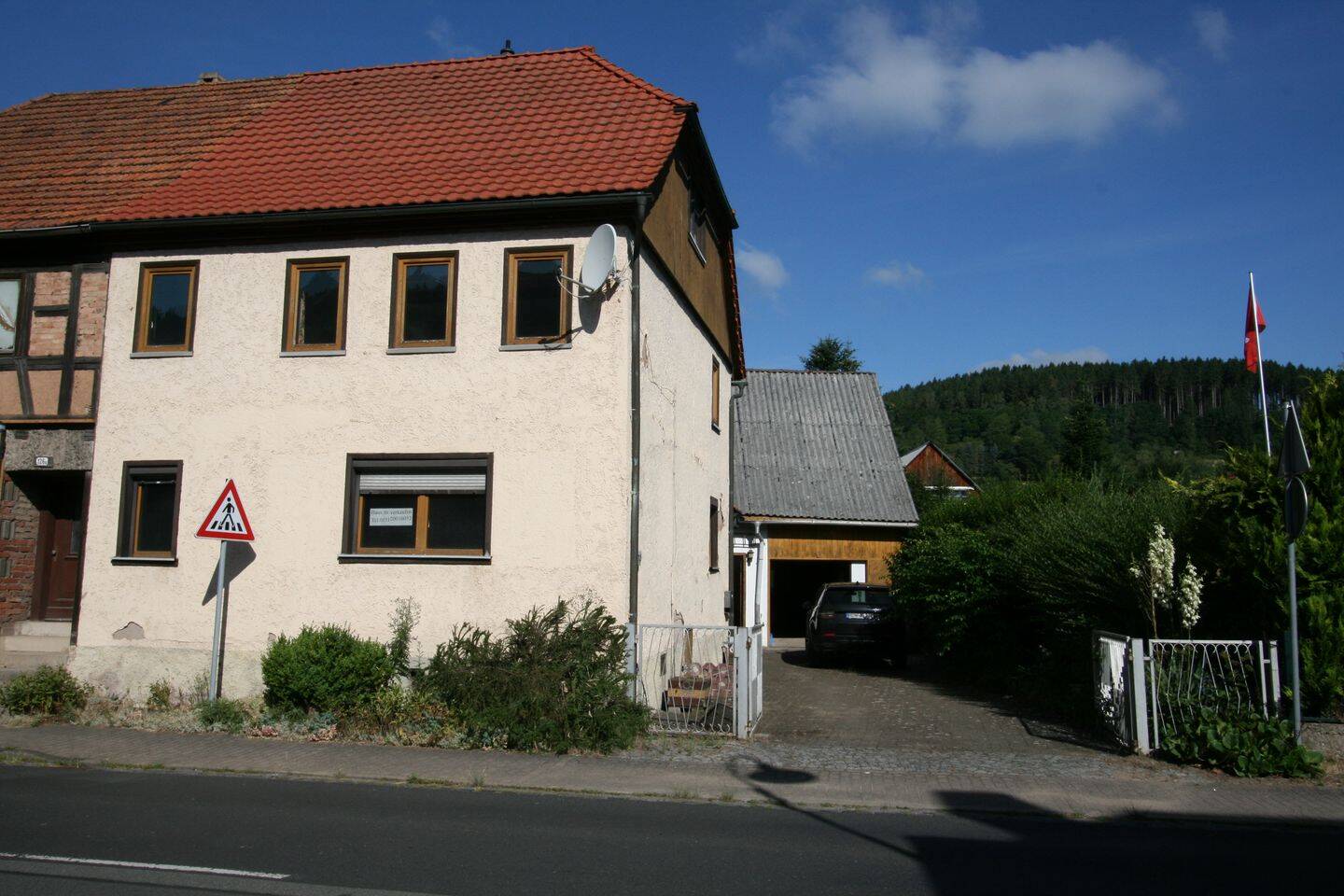 Einfamilienhaus mit Scheune und schönem Garten in Schwarza, 98547 Christes