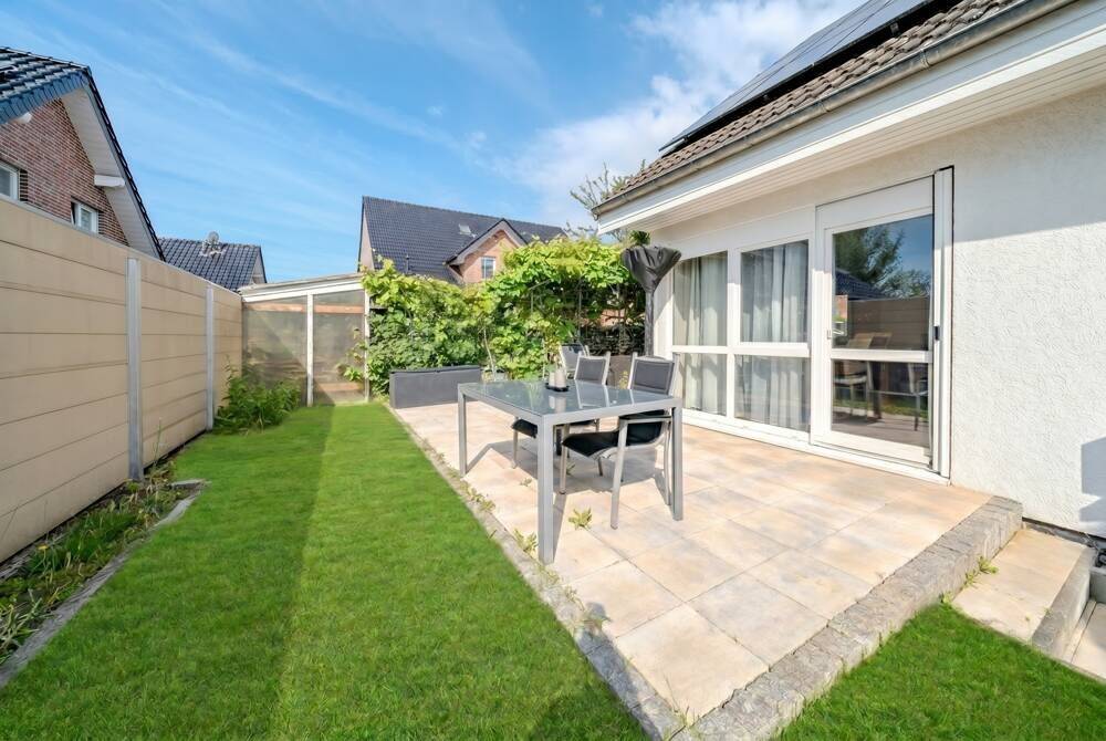 Familienhaus mit Einliegerwohnung, PV-Anlage & Sauna – viel Platz in familienfreundlicher Lage, 33758 Schloß Holte-Stukenbrock