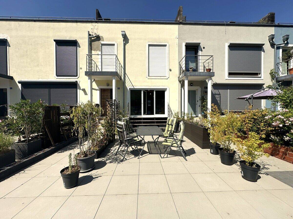 Viel Platz für die ganze Familie RMH mit Dachterrasse, Balkon und Garage in Unkel am Rhein,, 53572 Bruchhausen
