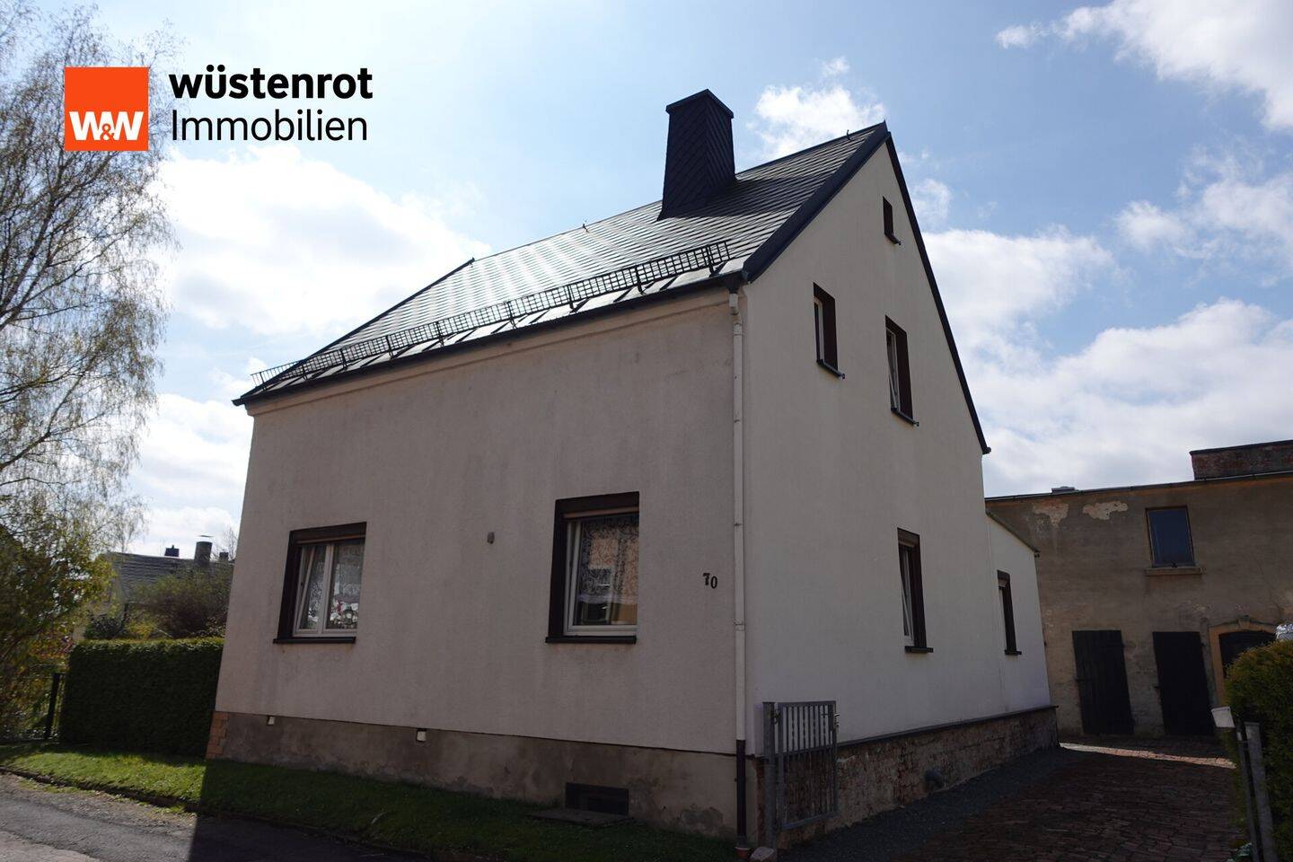 Sanierungsbedürftiges Einfamilienhaus mit großem Nebengebäude und Potenzial, 9385 Lugau/Erzgeb.