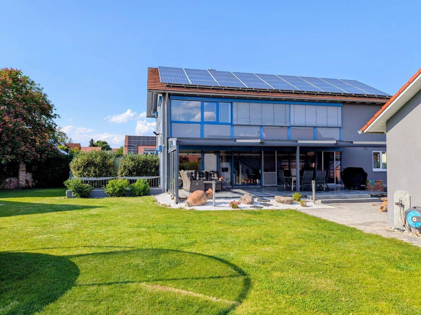Design, Wellness & Privatsphäre – Premiumhaus auf Traumgrundstück in Rain!, 86641 Rain