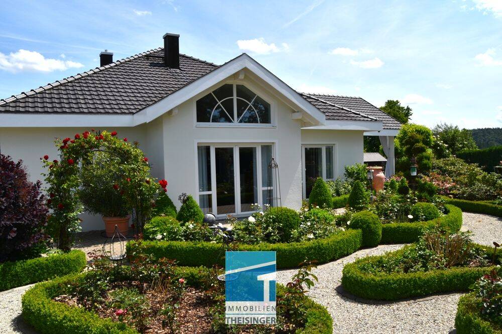 Villa m. Wellnessb., Pool, neuer Wärmepumpe, neuem Aussenanstrich, ELW in ruhiger Lage in Pietenfeld, 85111 Adelschlag