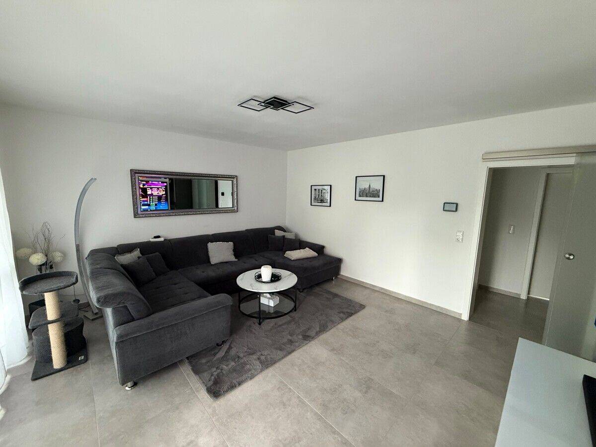 Hochwertige Erdgeschosswohnung mit Balkon in kernsaniertem Haus, 31789 Hameln
