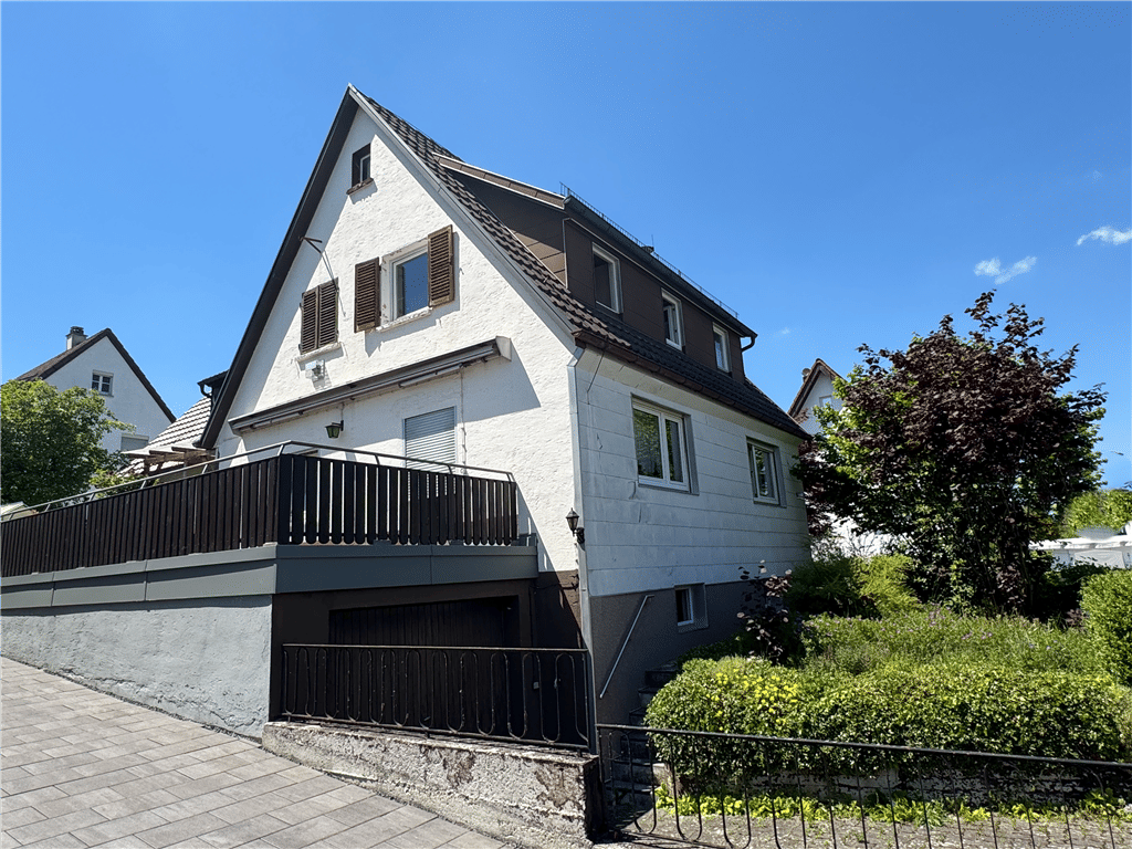 Charakterhaus mit 8 Zimmern, Doppelgarage und Potenzial für Studentenwohnung oder Homeoffice, 73434 Aalen