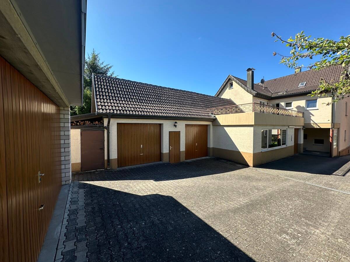 Wohnen und Arbeiten unter einem Dach – Großzügiges Wohnhaus mit Werkstatt und Entwicklungspotenzial, 73252 Lenningen