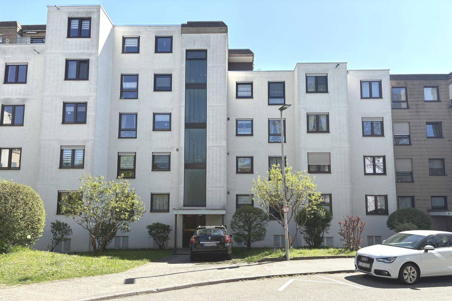 4 ½-Zi.-ETW in 2. OG mit Südbalkon und TG-Stellplatz
