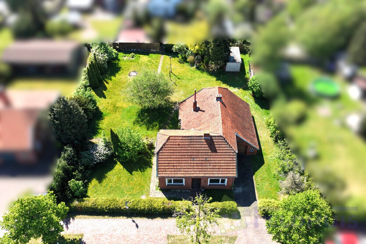 Liebhaber aufgepasst! Sanierungsbedürftiges Landhaus mit großem Grundstück in zentraler Lage von Hesel!, 26835 Brinkum