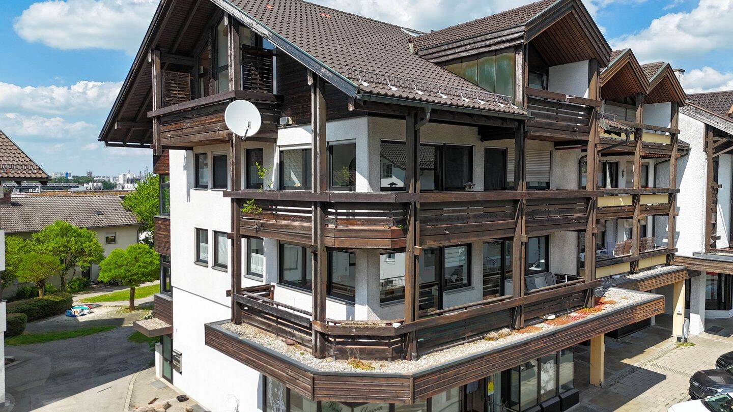 Großzügige 3-Zimmer-Wohnung mit zwei Balkonen und ein Tiefgaragenstellplatz, 84508 Burgkirchen a.d. Alz