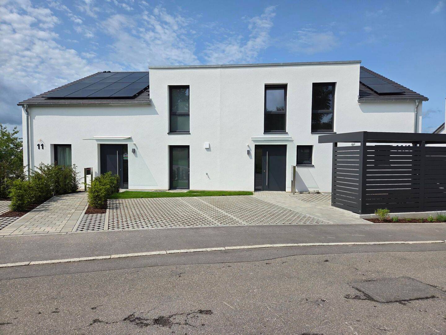 Möblierte 1-Zimmer-Wohnung  – 48 qm in Doppelhaus mit Terrasse &  PKW Stellplatz, 71063 Sindelfingen