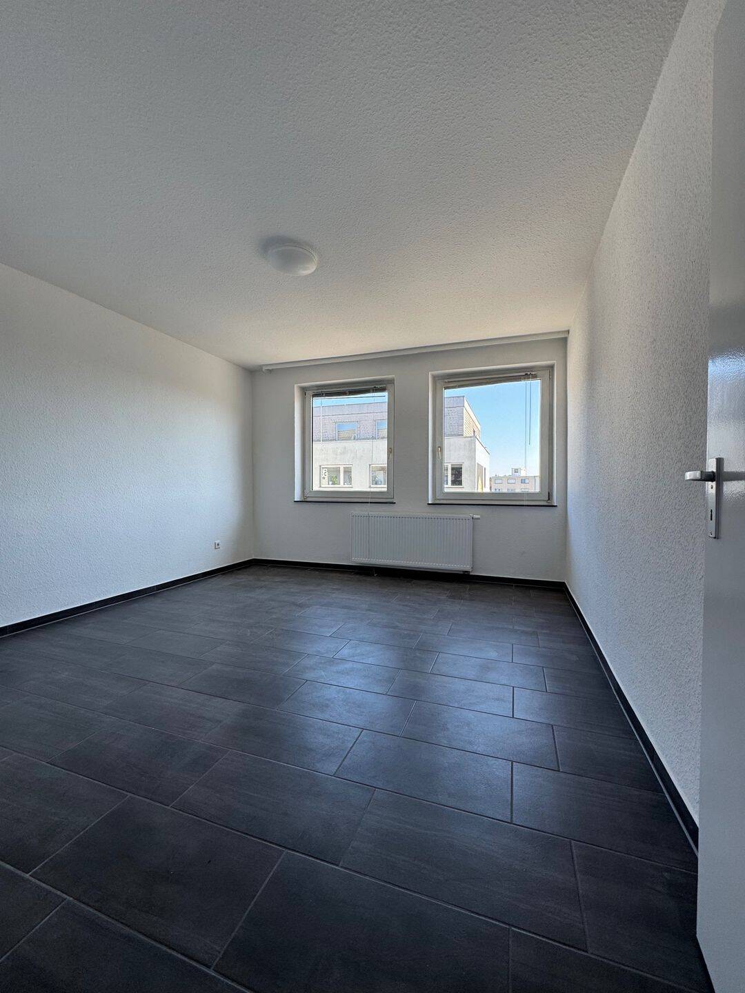 **Renovierte 2 Zimmerwohnung in zentraler Lage**, 42651 Solingen (Gräfrath Solingen-Mitte)