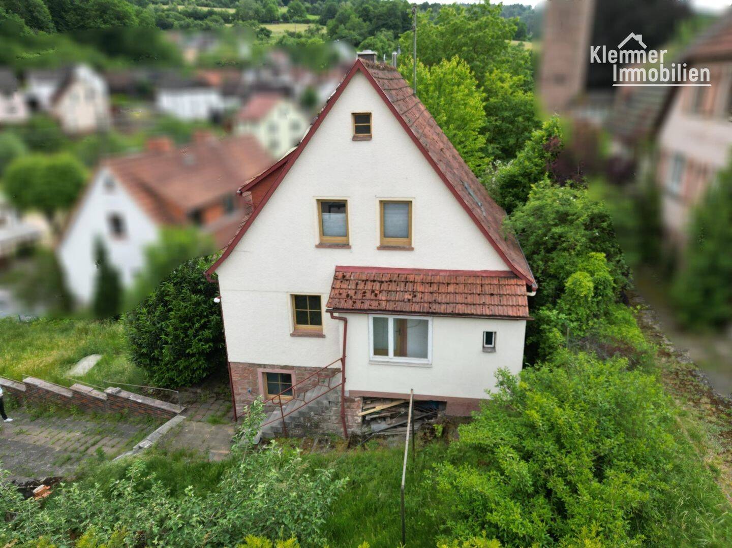 Solide Basis für Ihr Eigenheim – Haus mit begonnenen Modernisierungen, 97859 Wiesthal