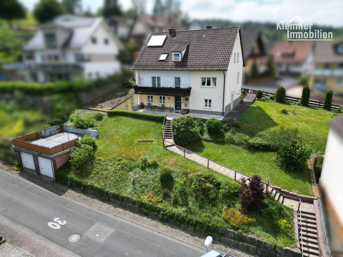 Viel Platz für die ganze Familie – gepflegtes Wohnhaus mit großem Grundstück in Frammersbach, 97833 Frammersbach