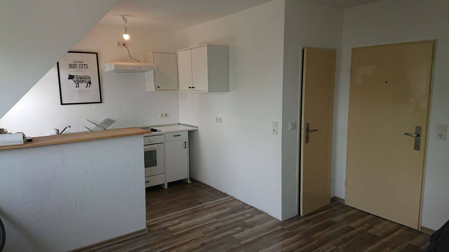 Freie Wohnung unterm Dach mit Ausblick, 28197 Bremen