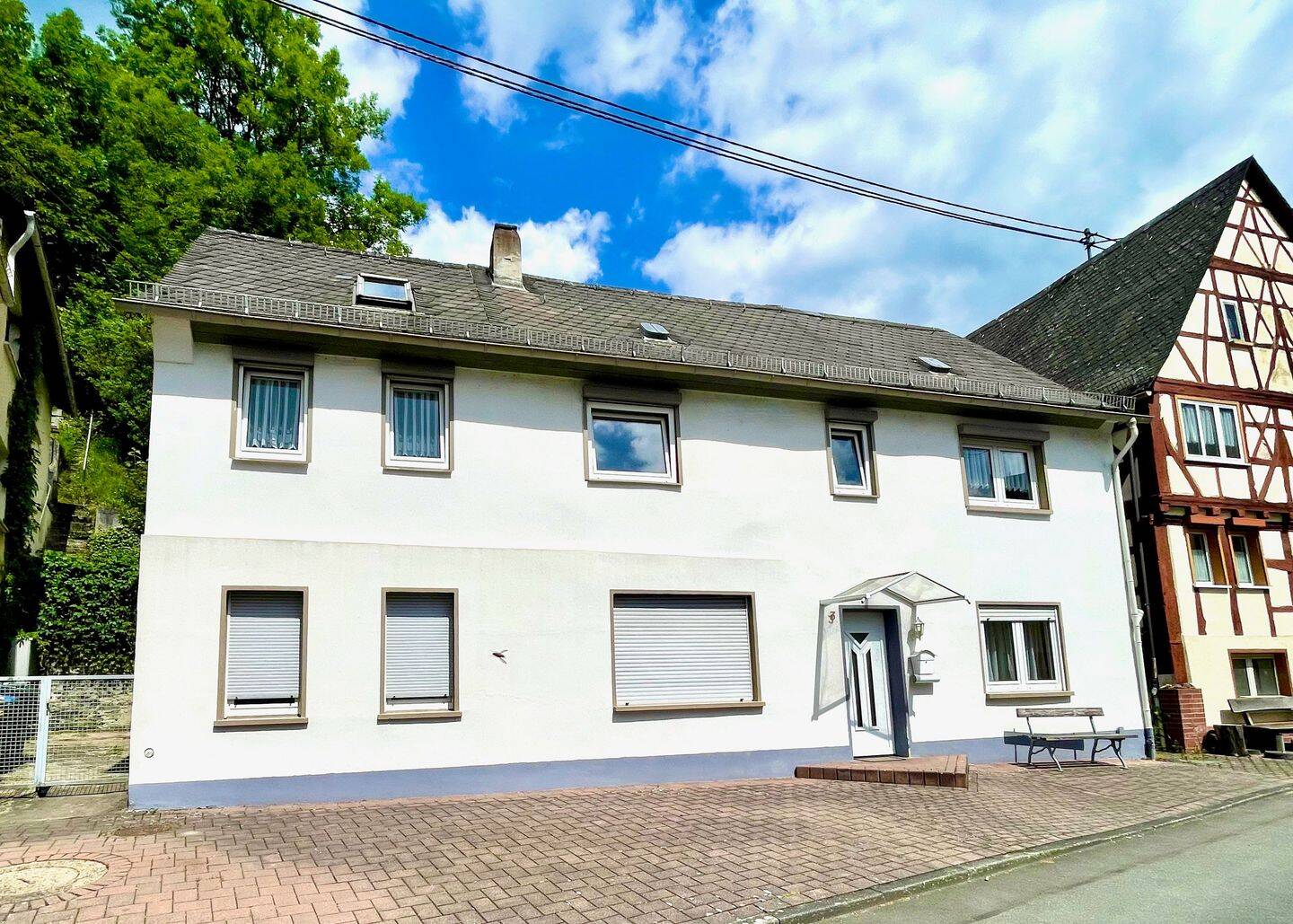 Freundliches Einfamilienhaus mit Stellplatz und Wiese (in Hanglage) in Obernhof an der Lahn, 56379 Seelbach