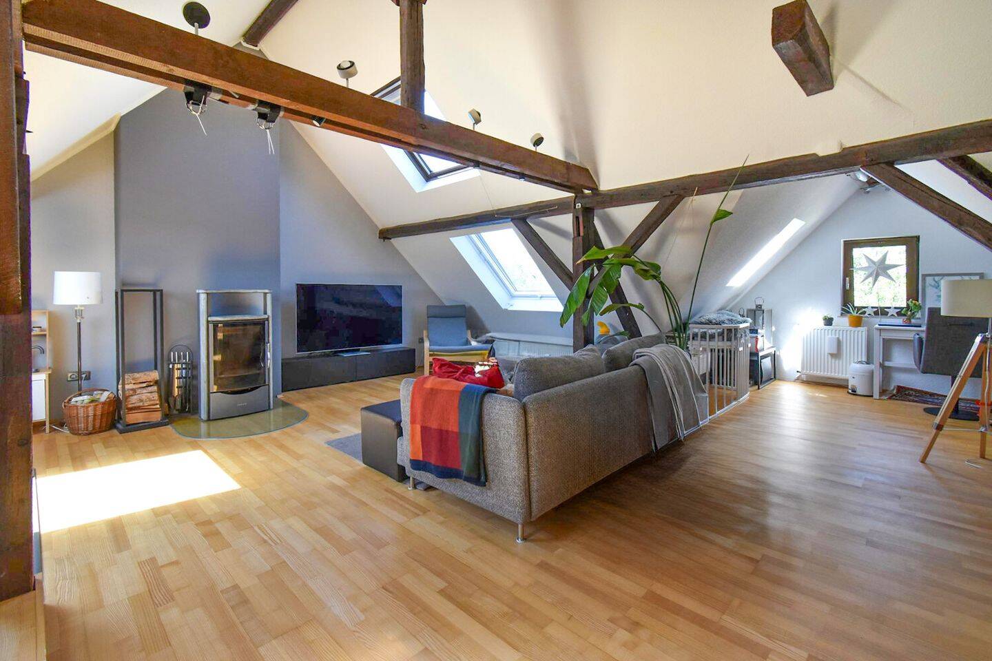Charmante Dachgeschoss-Maisonette-Wohnung in Rüttenscheid