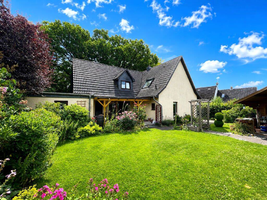 Ein Zuhause voller Wohnglück, Qualität und Lebensfreude! Traumhaftes  Einfamilienhaus mit Garten, Garage und Wohlfühlambiente, 28757 Bremen (Aumund-Hammersbeck Fähr-Lobbendorf Schönebeck Sankt Magnus Vegesack)