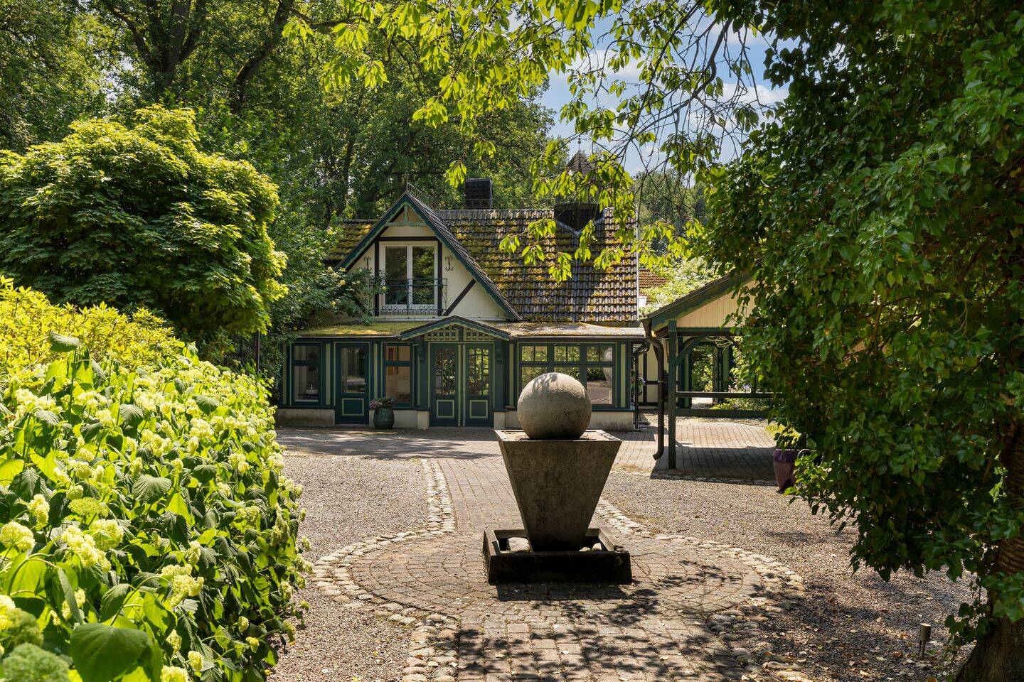 Gauben, Garten und Geschichte., 22397 Hamburg (Wandsbek Duvenstedt Lemsahl-Mellingstedt Wohldorf-Ohlstedt)