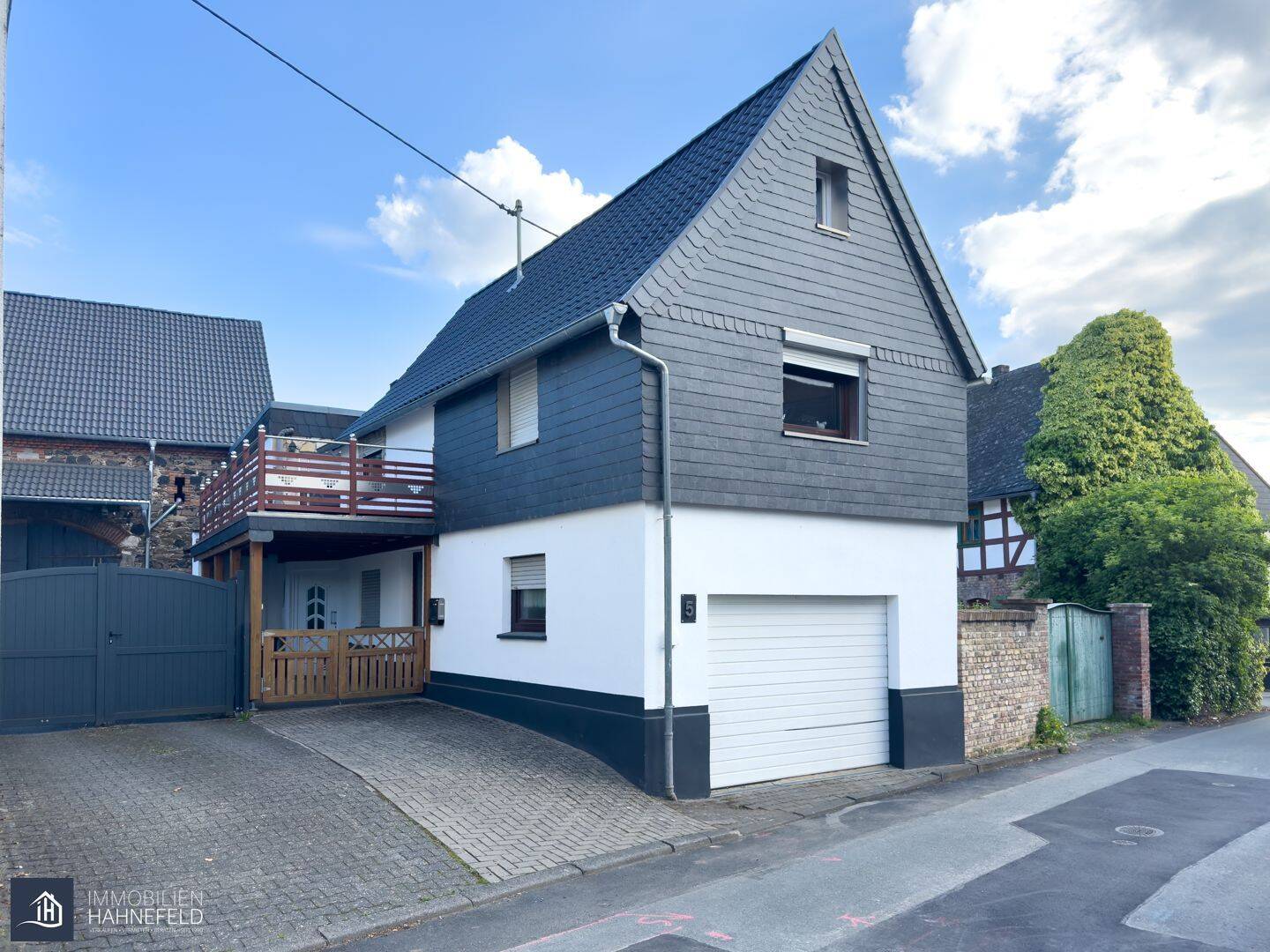 Gepflegtes EFH mit ca. 126 m² Wohnfläche, Garage und großem Balkon in beliebter Lage von Lim, 65555 Limburg a.d. Lahn