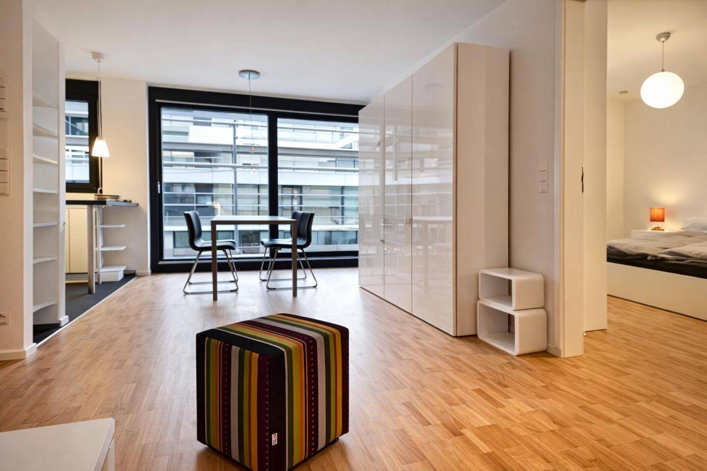 Metropolitan Living in Bestlage:Vermietete 2,5-Zi.-Boardinghouse-ETW nahe Hauptbahnhof-Europaviertel