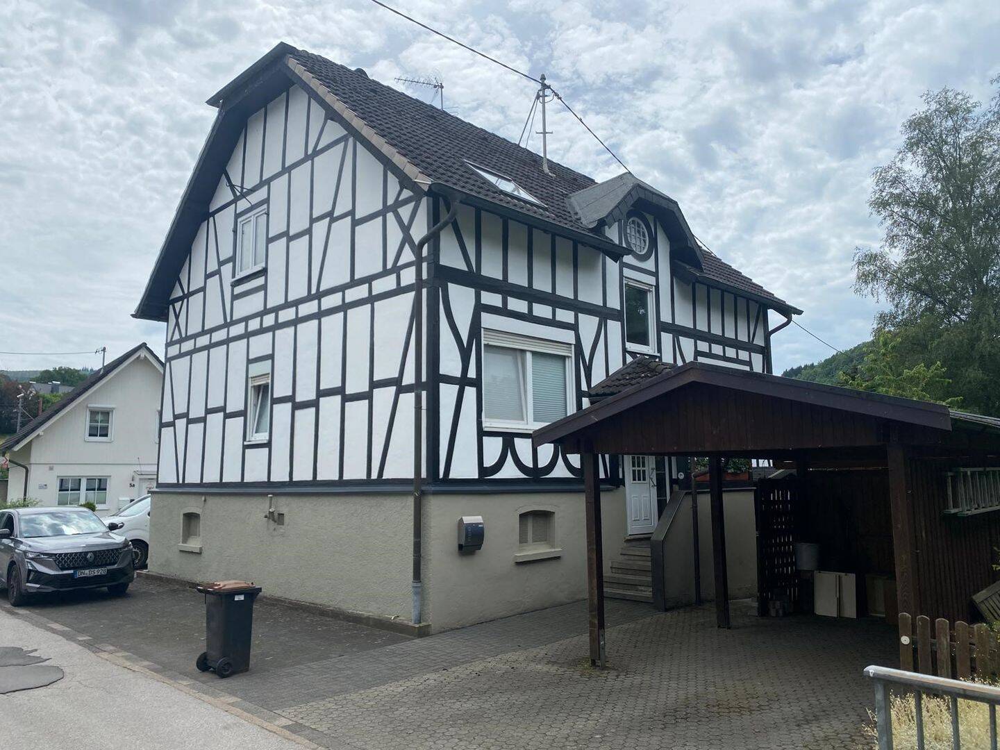 Freistehendes Einfamilienhaus mit großem Grundstück in Kirchhundem, Preis VB!, 57399 Kirchhundem