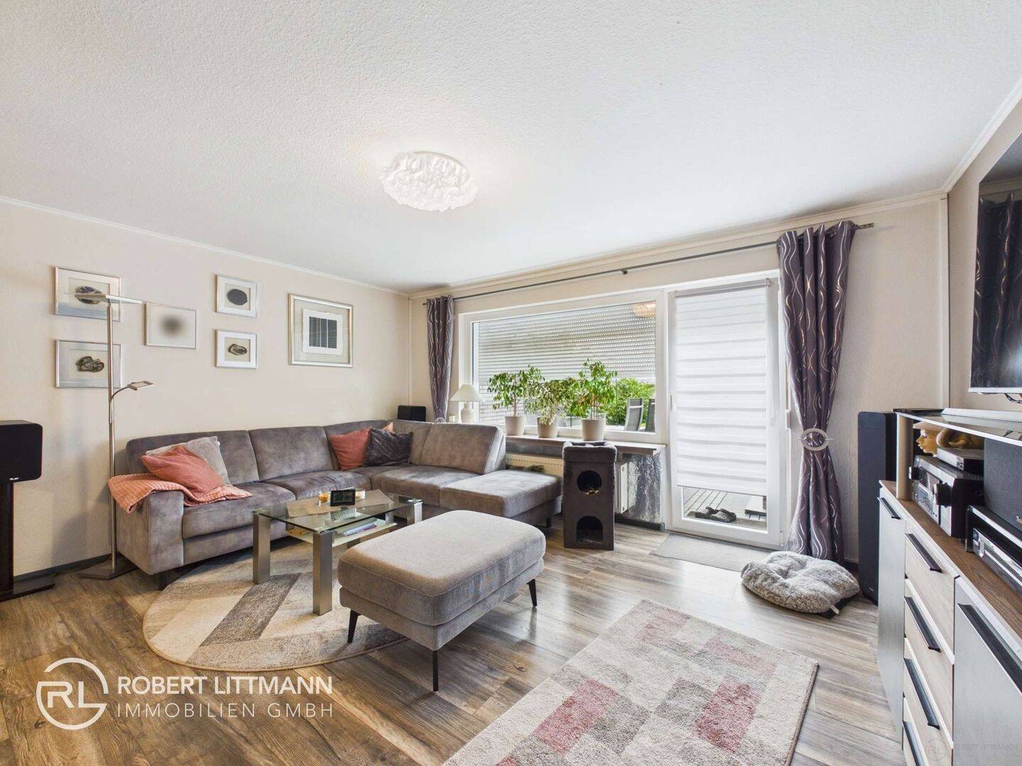 Mehr Platz als gedacht – gepflegtes Reihenmittelhaus mit Vollkeller, Garage und Garten, 27751 Delmenhorst