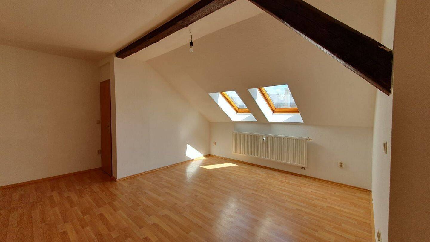 zentrale 1- Raumwohnung mit separater Küche im Dachgeschoss !, 2826 Görlitz